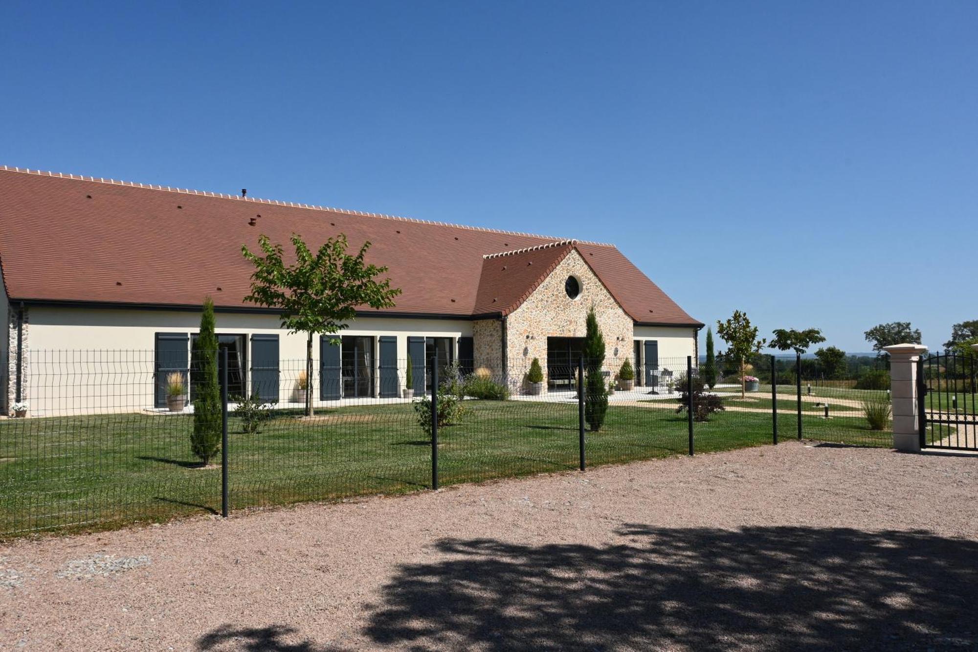 Aux 3 Forêts Bizeneuille Exterior foto